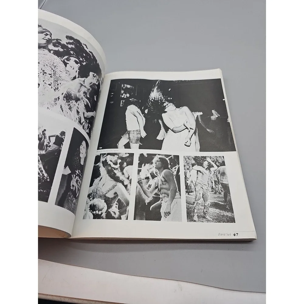 Grateful Dead: The Official Book of the Dead Heads Paul‎ B Grushkin